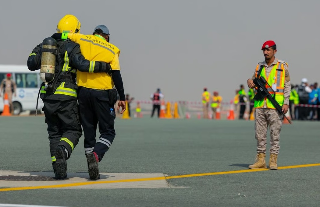 بمشاركة 35 جهة.. نجاح خطة طوارئ افتراضية لإخلاء طائرة بجدة