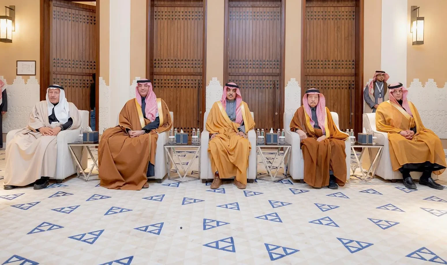 وزير الإعلام يرعى توقيع شراكات ضمن المرحلة الأولى من برنامج تطوير المؤسسات الصحفية
