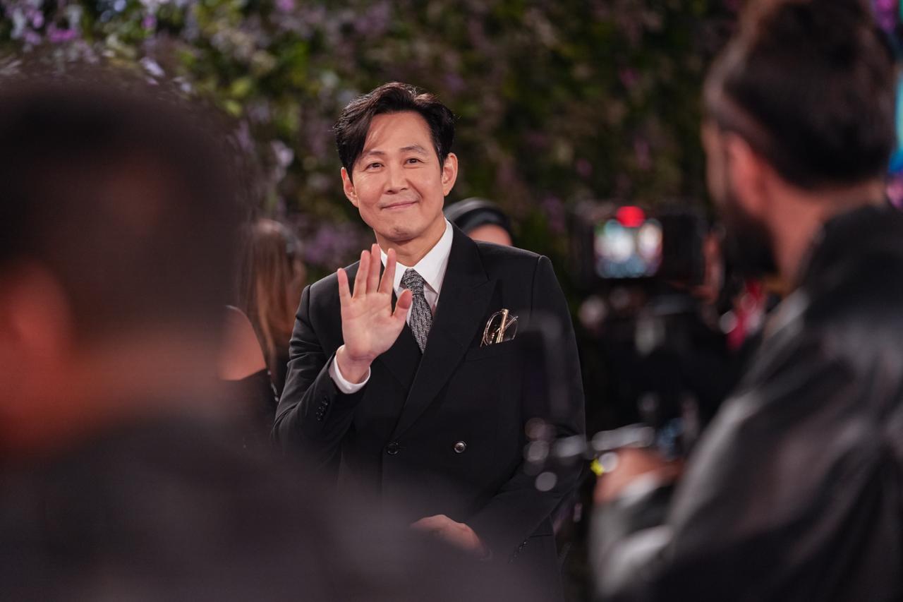 رياح نشطة وأتربة مثارة وأمطار متفرقة.. طقس متقلب اليوم في مناطق واسعة من المملكة