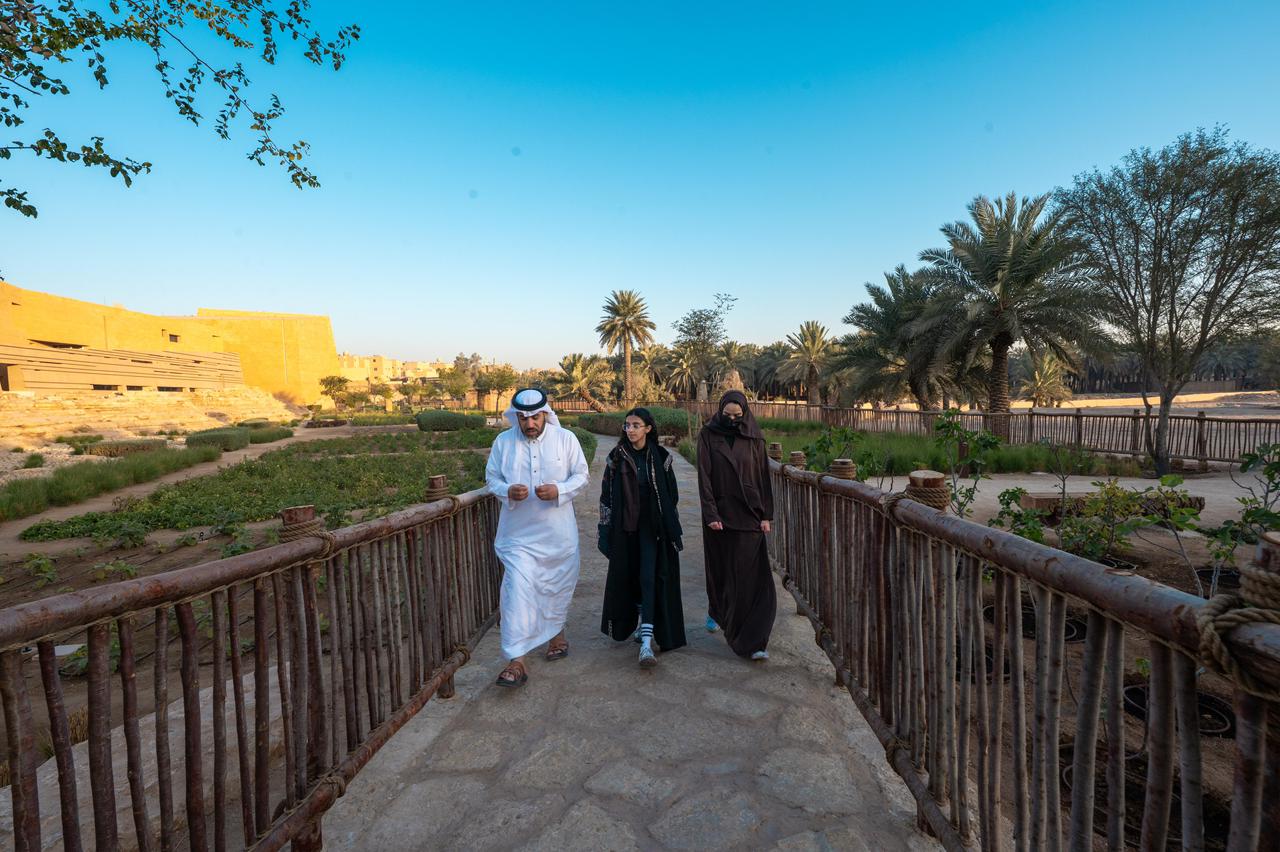 الدفاع المدني يحذر: أمطار رعدية وسيول متوقعة حتى الأحد المقبل