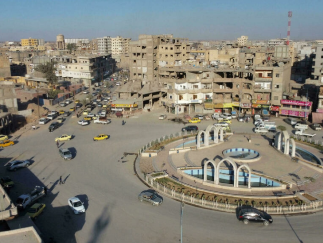 عودة تدريجية للحياة في الرقة بعد سيطرة الجيش السوري وانتشار قوى الأمن