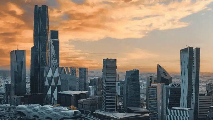 «اعتنز على جبل ولا تطيح».. هكذا تصدر السعوديين مؤشر إيدلمان للثقة 