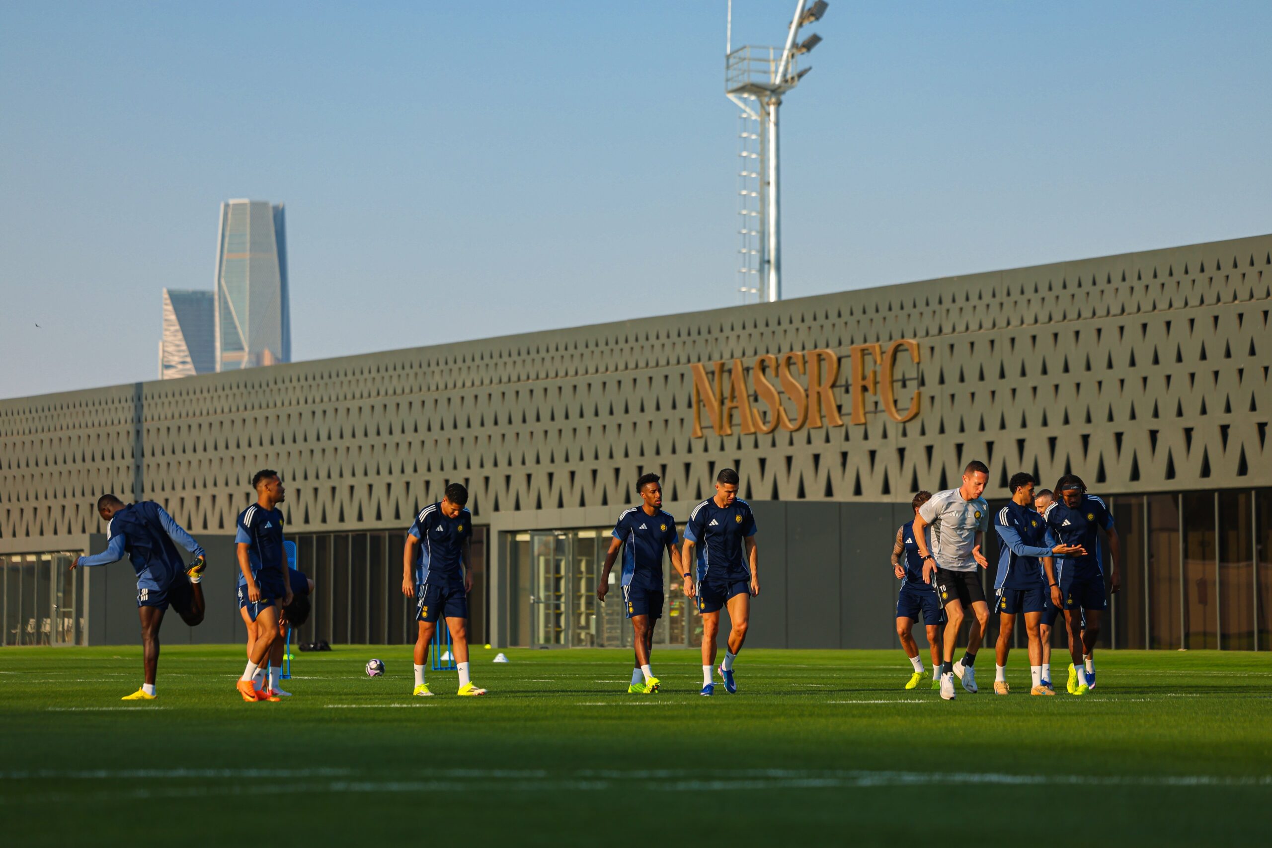 النصر يفاضل بين رباعي وسط في ميركاتو الصيف