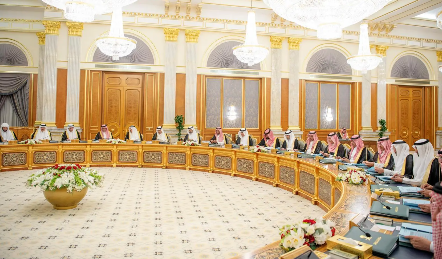 ولي العهد يرأس جلسة مجلس الوزراء في جدة.. واعتماد 13 قرارًا 