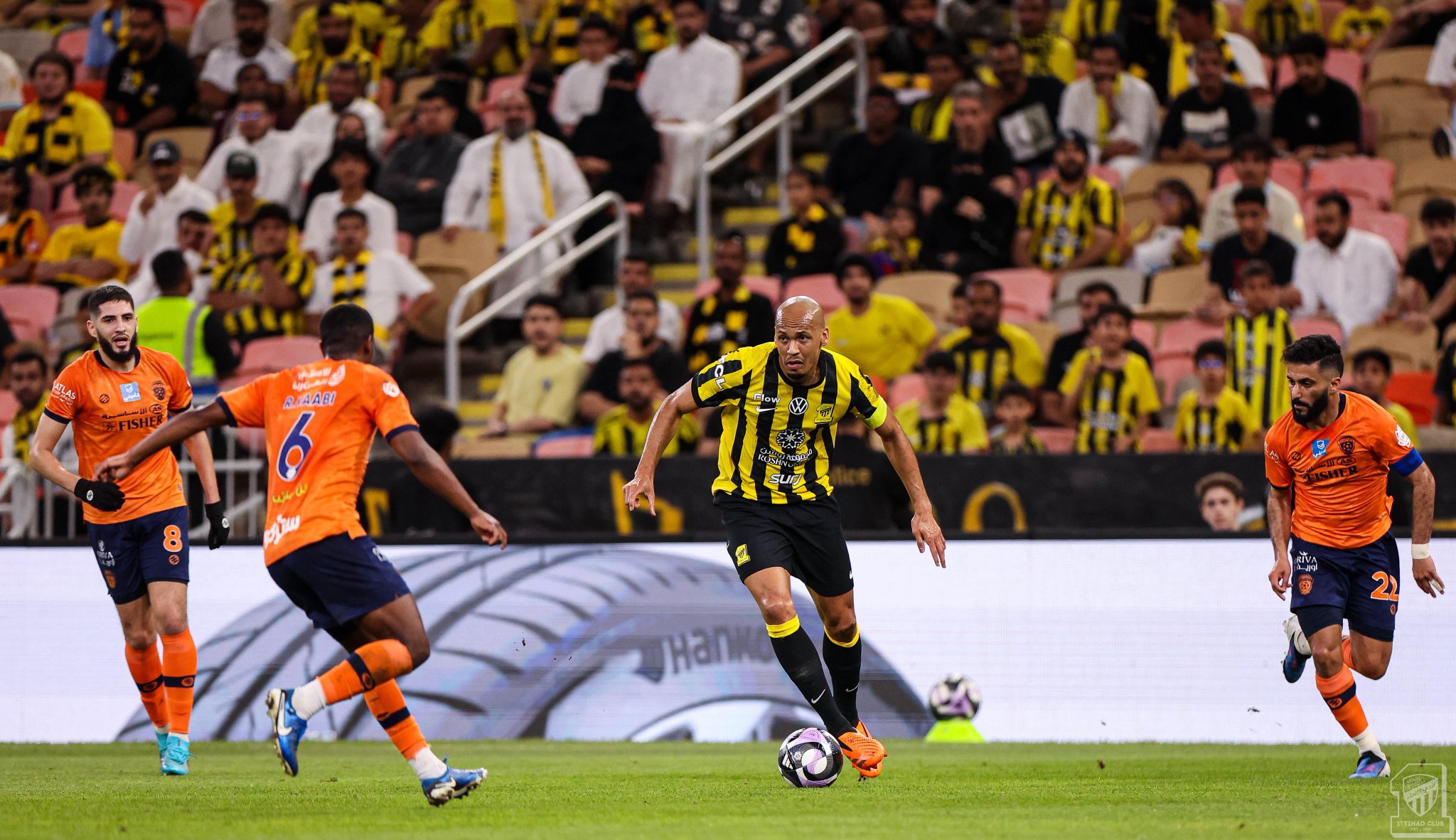 الاتحاد يفوز على الفيحاء بثنائية في دوري روشن