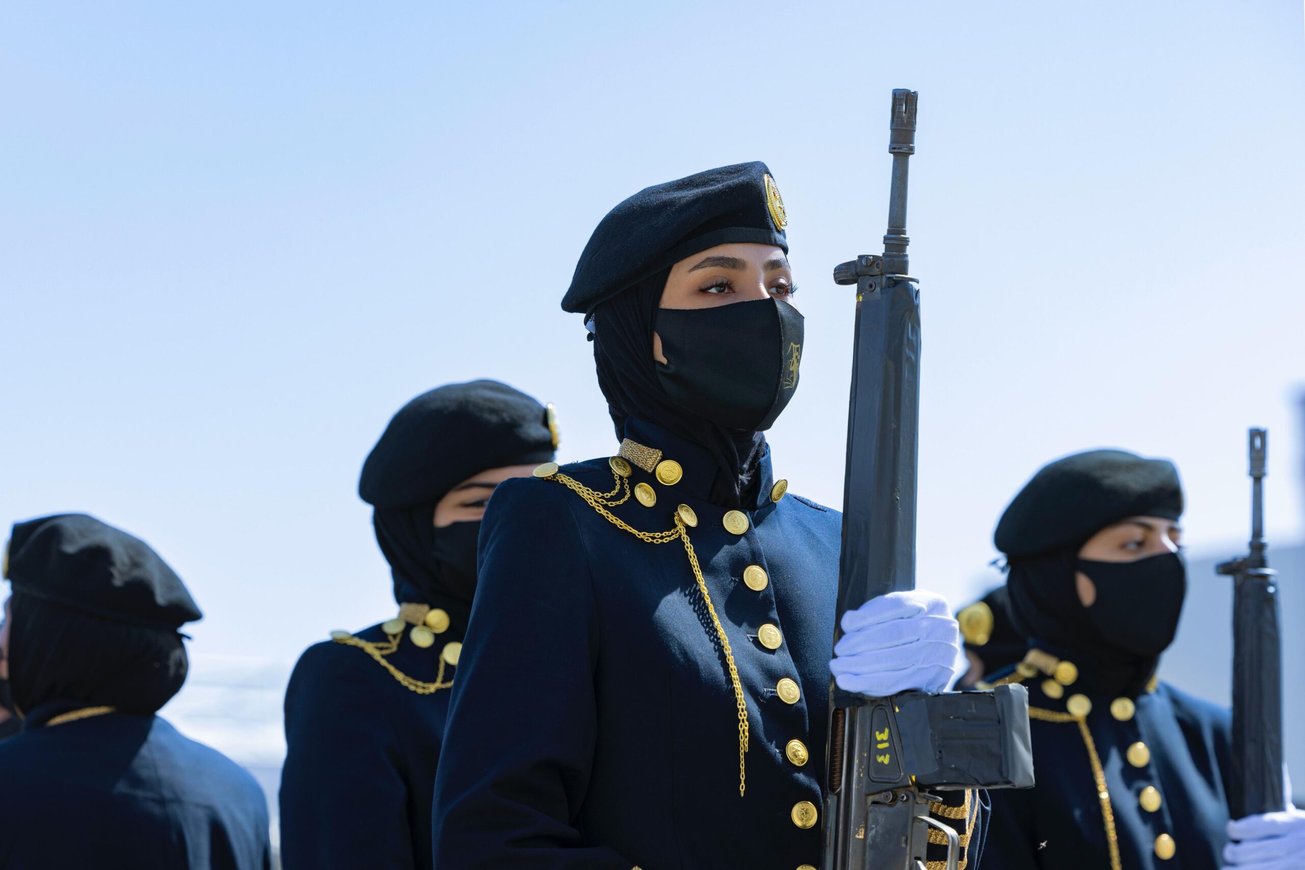 المعهد النسائي بالأمن العام يستعرض الفصيل الصامت في معرض الدفاع العالمي 2026 