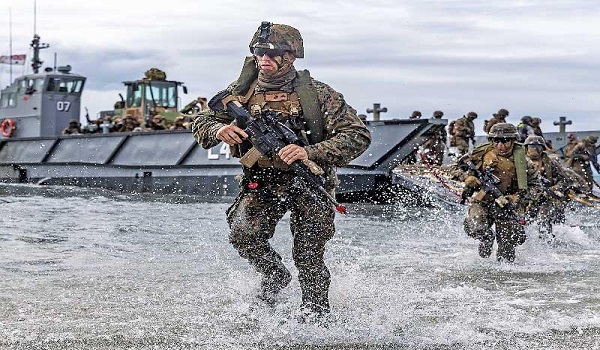 وصول 3500 من قوات المارينز إلى الشرق الأوسط