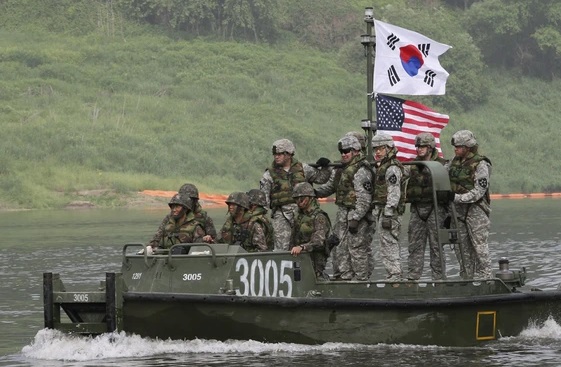 موسكو: مناورات أمريكا وكوريا الجنوبية «استعدادات علنية لحرب»