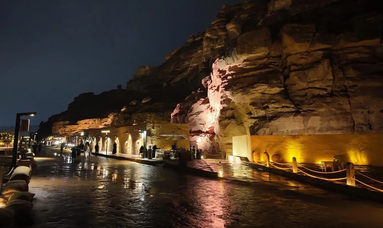 استمرار الحالة الجوية الممطرة في تبوك وحفر الباطن والعلا مساء اليوم