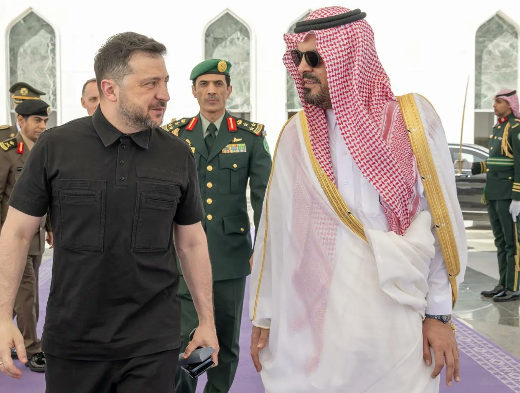 رئيس أوكرانيا يغادر جدة