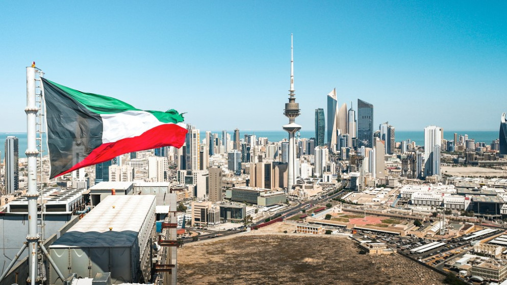 الكويت: إصابة 6 أشخاص جراء سقوط مقذوفات وشظايا
