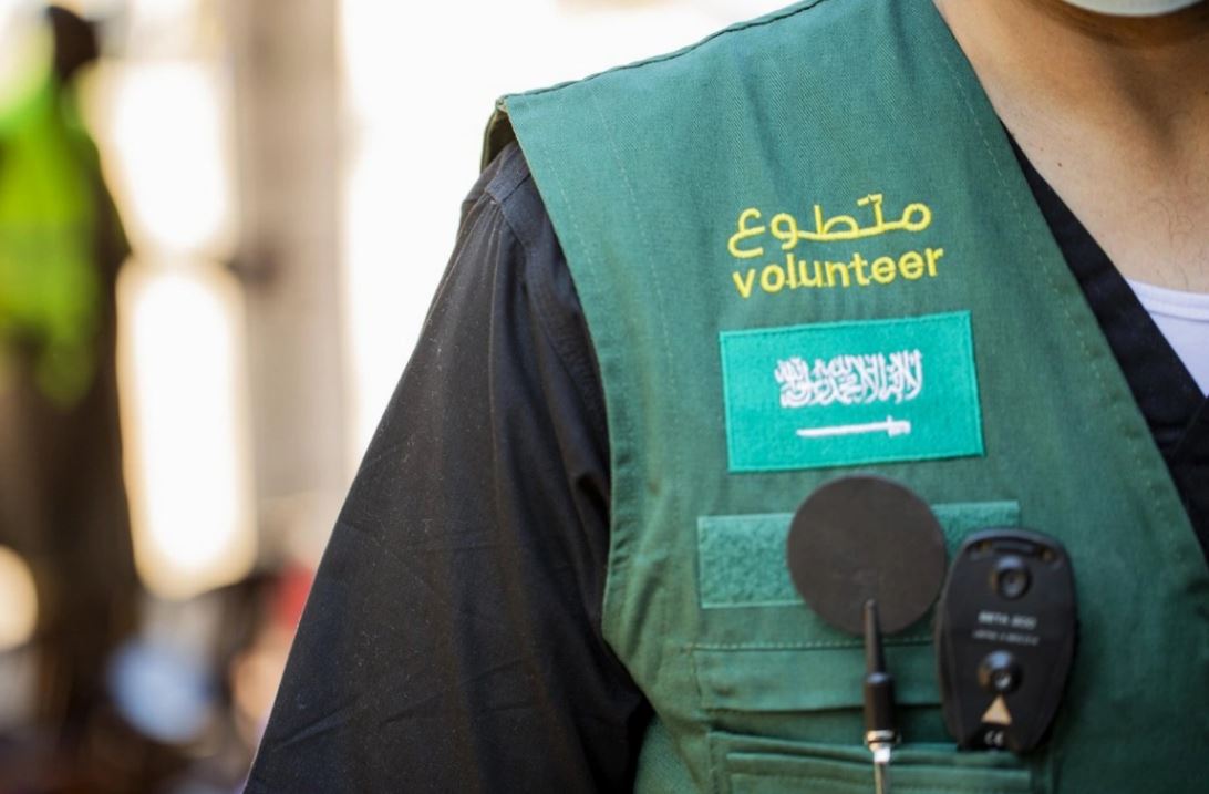الذكور والأعلى تعليما الأكثر مشاركة.. إحصاءات العمل التطوعي في السعودية 2025