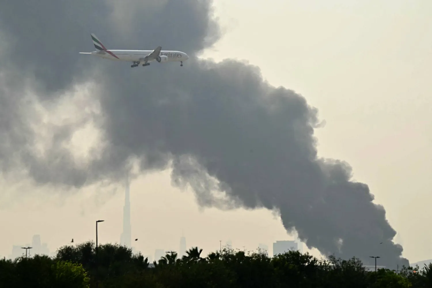 الإمارات تتصدى لـ23 صاروخا باليستيا و56 طائرة مسيرة إيرانية