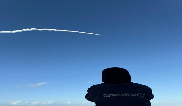 «شمس» المملكة يُشرق في الفضاء.. القمر الصناعي السعودي يُسجل إنجازاً تاريخياً بأيادٍ وطنية