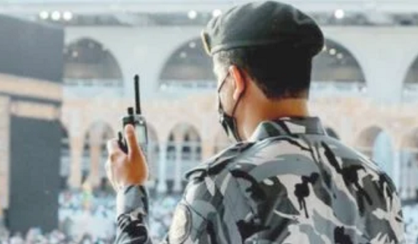 ضربات قوات أمن الحج مُستمرة.. ضبط مُقيم نَقل وافداً مُخالفاً للأنظمة والتعليمات