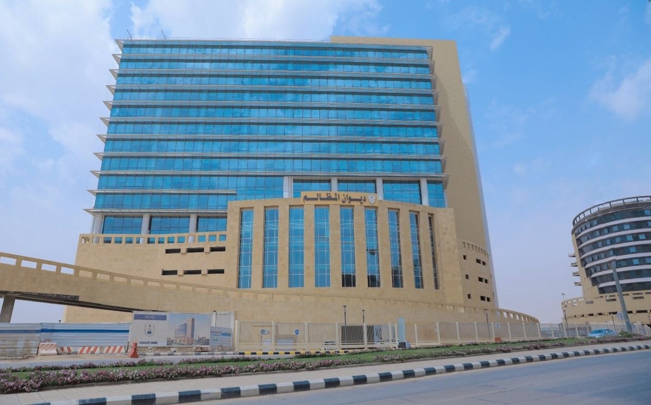 المحكمة الإدارية تؤيد فصل موظف «يوقع في سجلات الحضور والانصراف دون عمل»