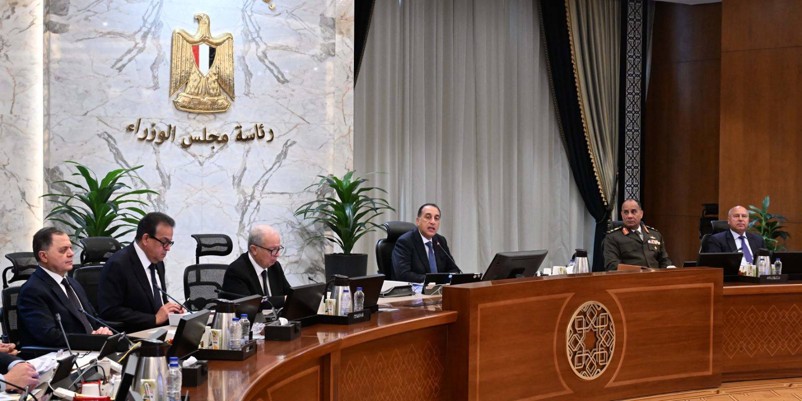 مصر تُقر العمل عن بُعد الأحد أسبوعيًا للقطاعين العام والخاص