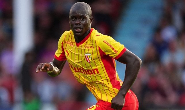 النصر يتنافس مع أندية أنجليزية لضم مد مالانغ سار