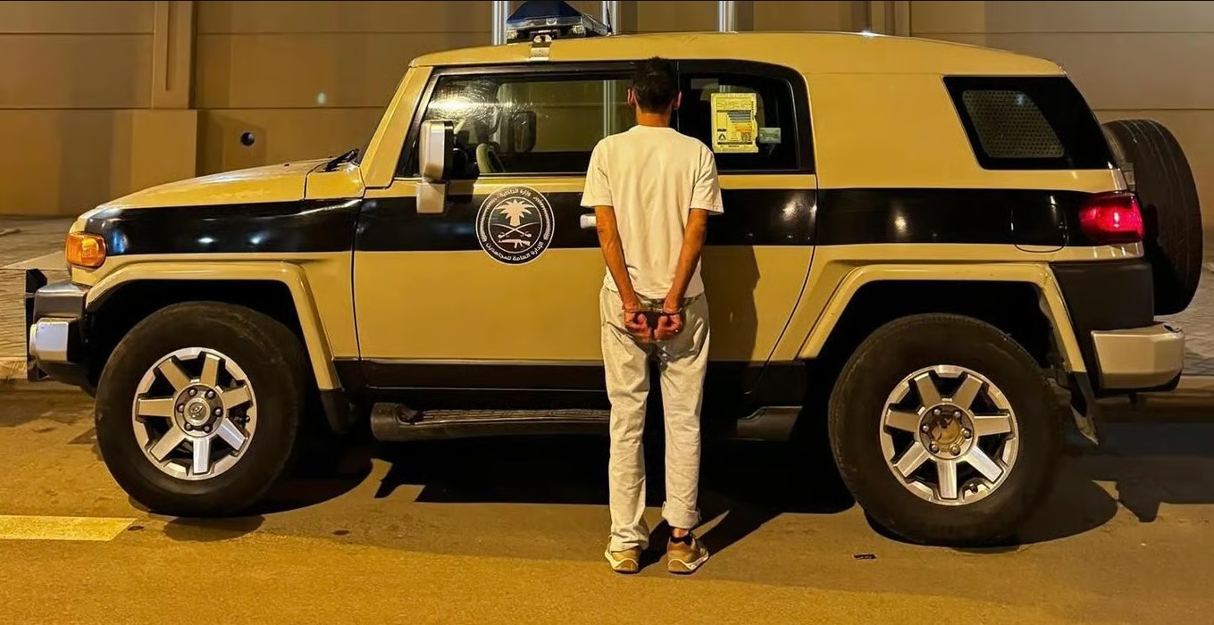 ضبط مواطن لنقله 10 مخالفين لنظام أمن الحدود في جازان