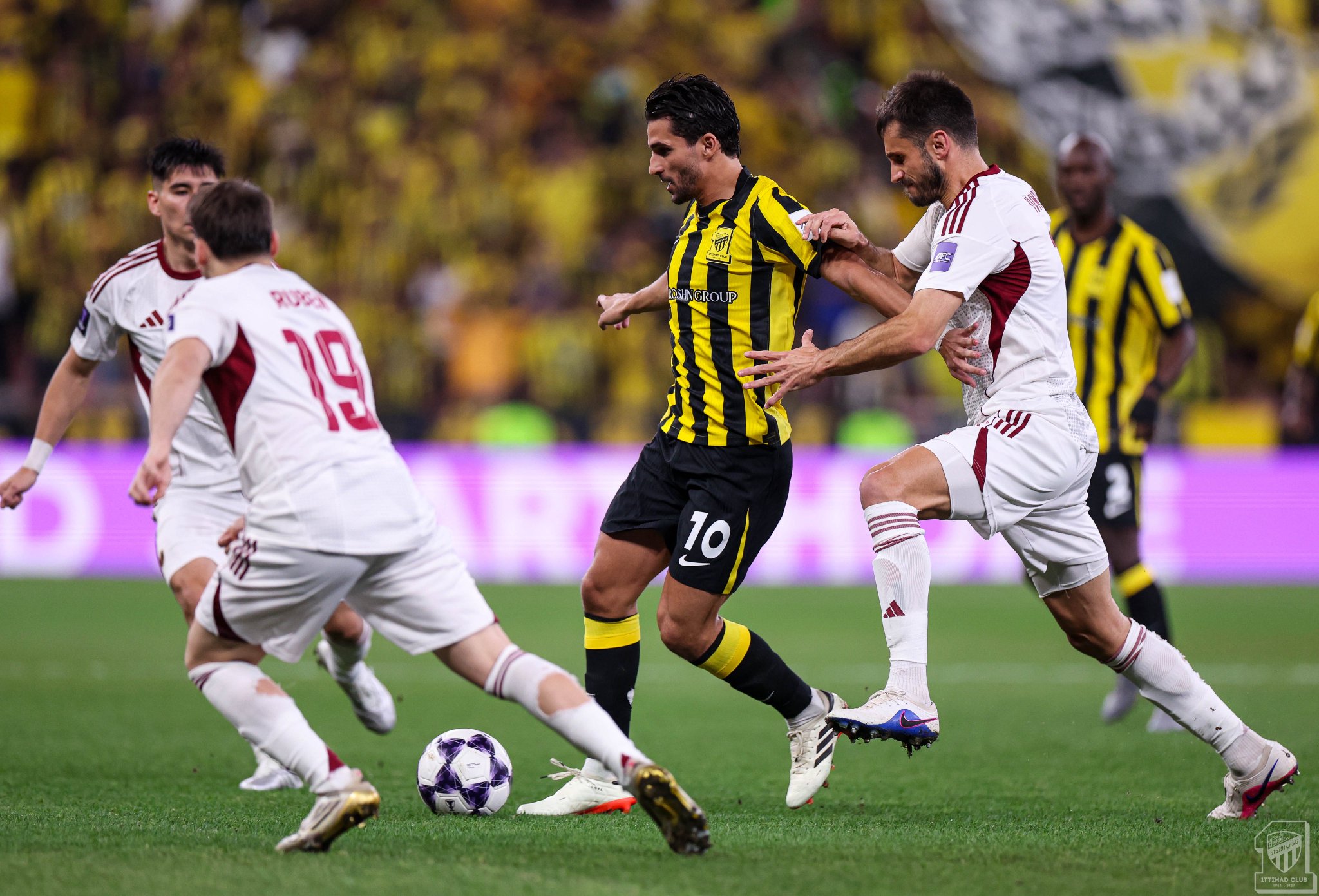 الاتحاد يخطف بطاقة ربع نهائي آسيا بفوز درامي أمام الوحدة الإماراتي
