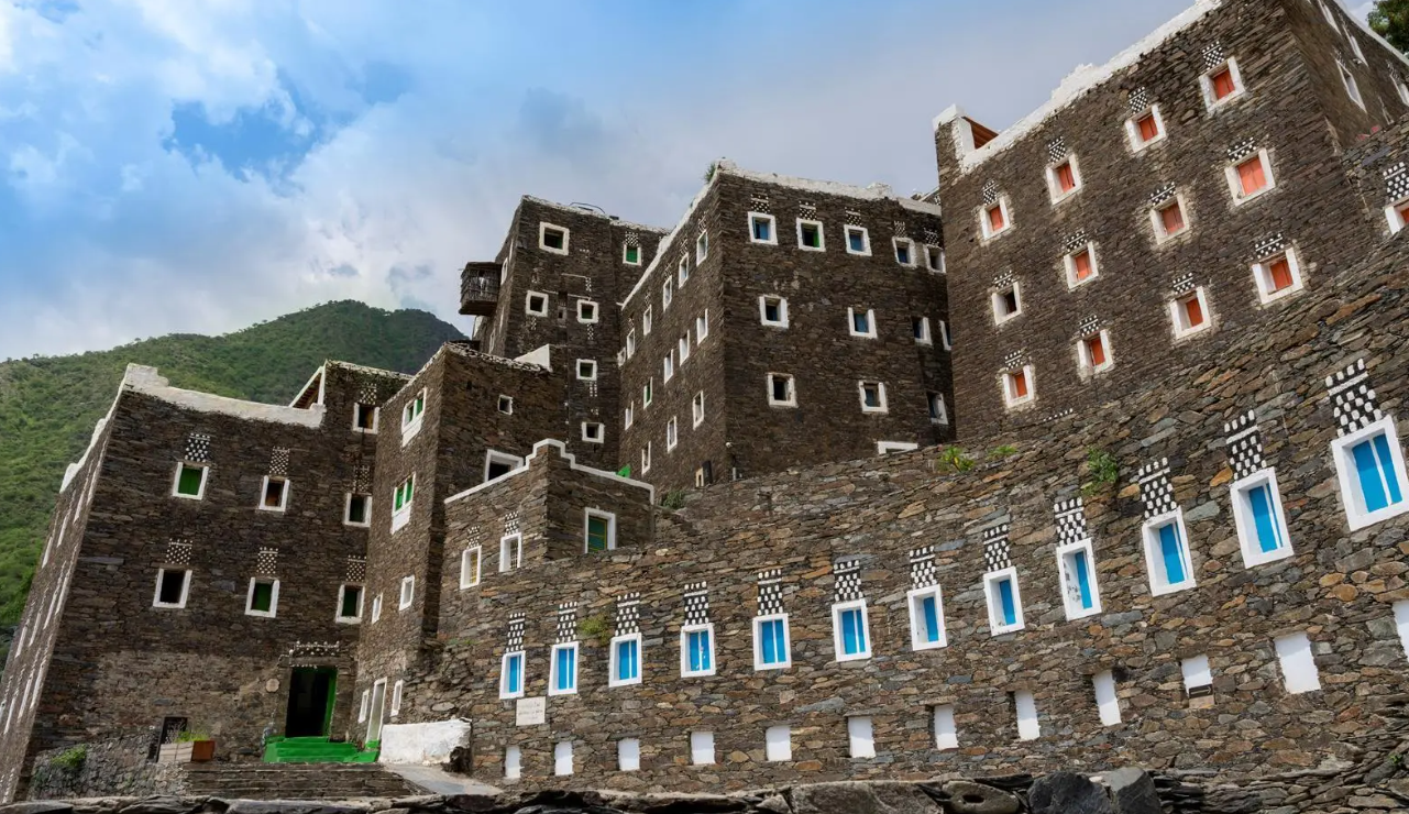 «اكتشف عسير» ضمن أفضل 10 مواقع لعشّاق الطعام 2026