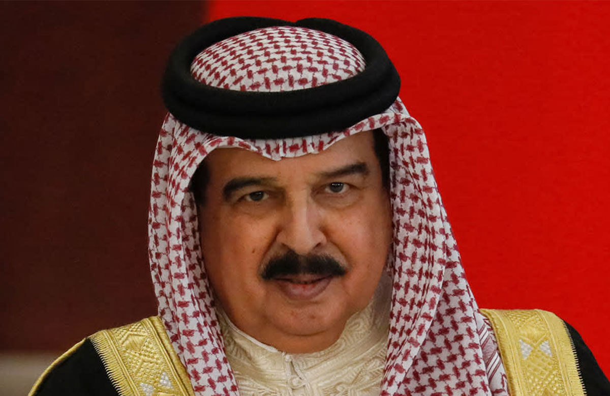 عاهل البحرين يبحث تطورات المنطقة مع قائد القيادة المركزية الأمريكية