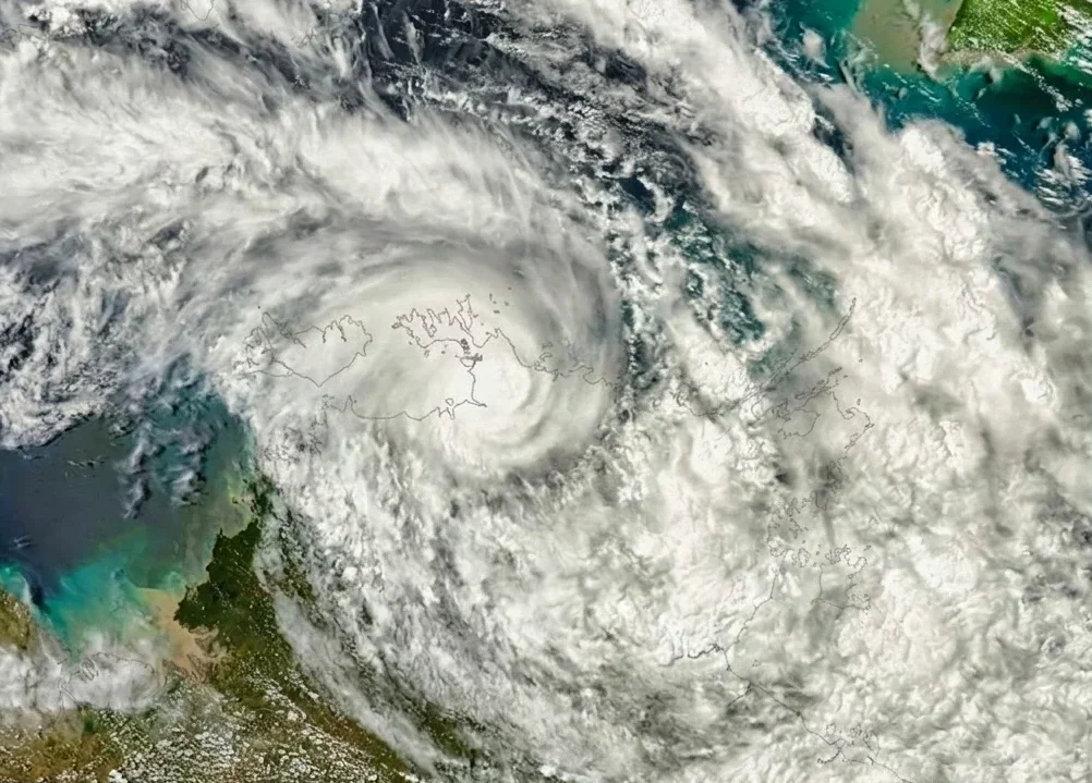 إعصار فايانو يضرب شمال نيوزيلندا ويُجبر مئات السكان على الإخلاء