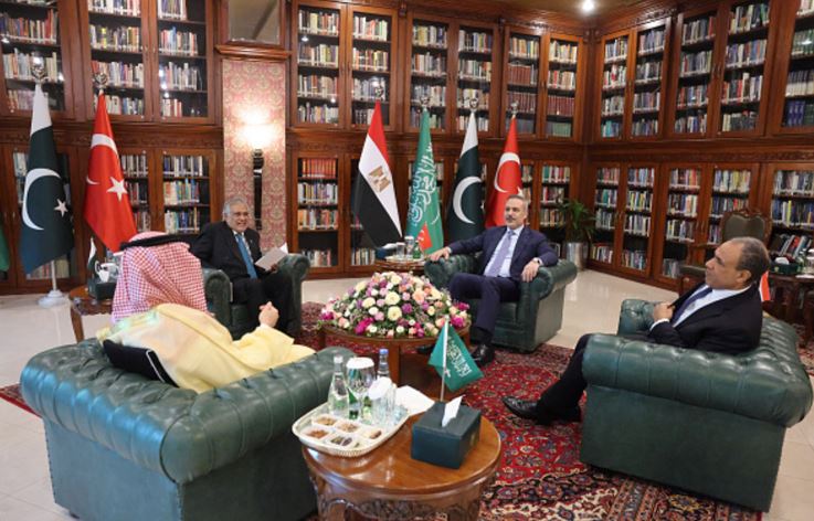 مناقشات بين السعودية وتركيا وباكستان ومصر حول سبل إنهاء حرب إيران