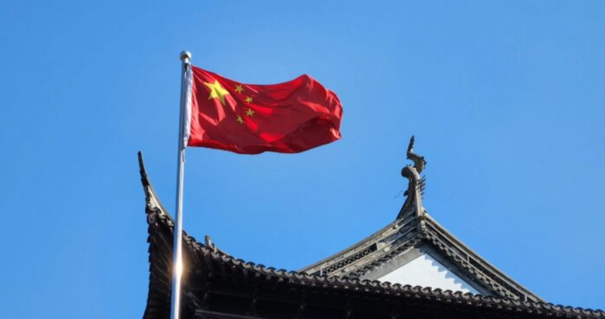 الصين: الشرق الأوسط يدخل «مرحلة حرجة» بعد تمديد ترمب وقف إطلاق النار