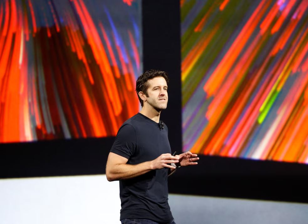 رئيس جديد لـ«آبل».. من هو جون تيرنوس؟ 