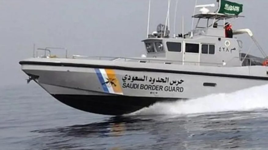 حرس الحدود بعسير ينقذ مواطنًا من الغرق