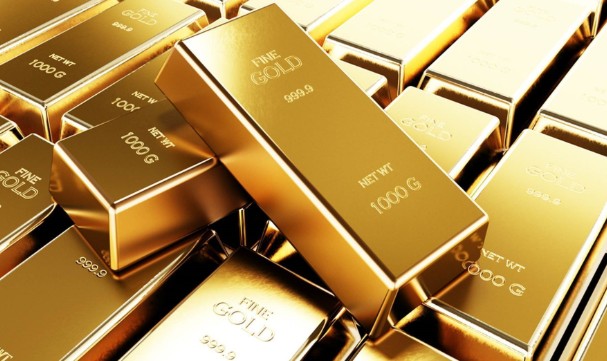 تراجع الذهب من أعلى مستوى في شهر مع صعود الدولار