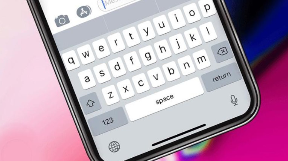 آبل تعزز لوحة مفاتيح آيفون بالذكاء الاصطناعي