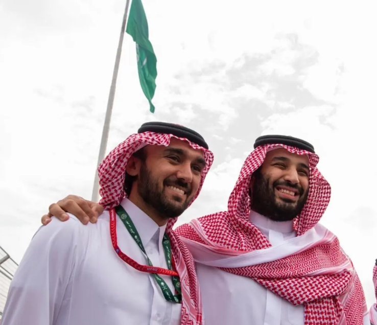 الوزير الشغوف.. الذي ترجم رؤية ولي العهد إلى نهضة رياضية سعودية