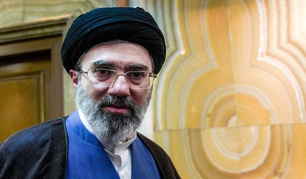 كيف نجا مجتبى خامنئي من القصف وما هي طبيعة إصاباته؟.. رواية إيرانية تكشف التفاصيل