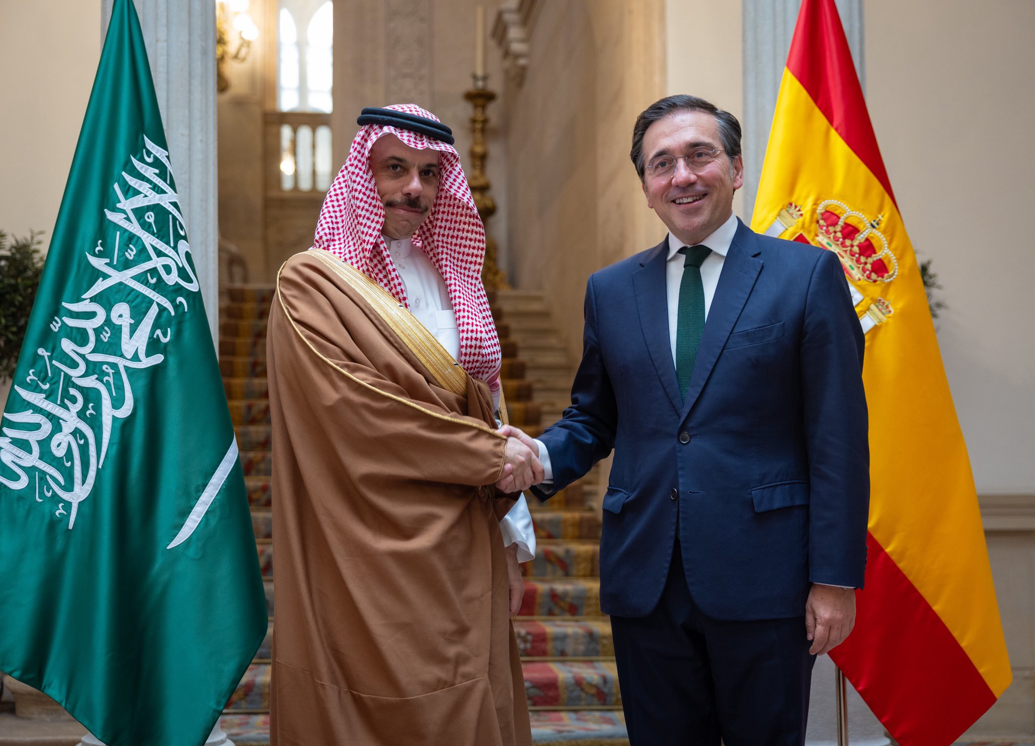 شراكة الرياض ومدريد.. ما الذي تعنيه سياسيًا واقتصاديًا؟ 