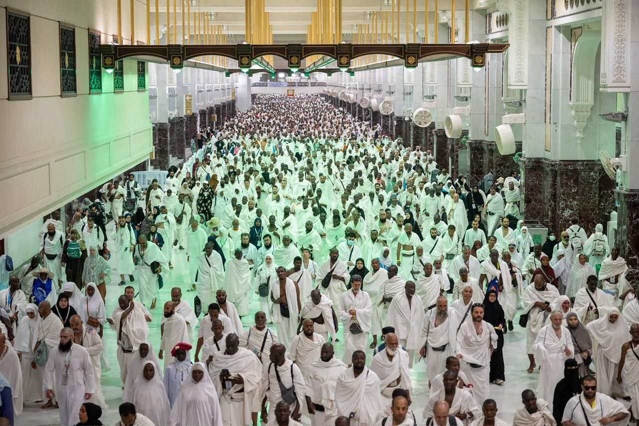 رحلة الحاج في طواف الإفاضة.. منظومة متكاملة لخدمة ضيوف الرحمن من الدخول حتى التحلل