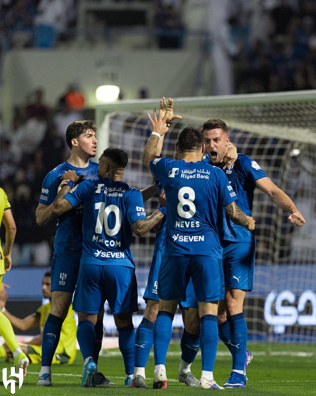 الهلال يخطف فوزا ثمينا من الخليج ويواصل الضغط على النصر