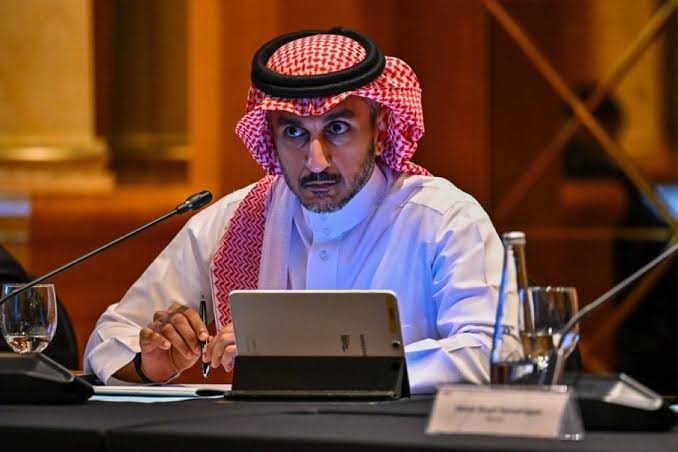 ‫ياسر المسحل يرد على مطالبة 20 عضوا بعودة إبراهيم القاسم ‬