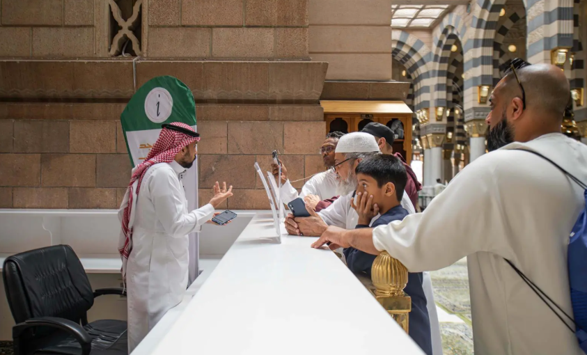 السعودية توسّع خدمات النقل والإرشاد الرقمي خلال حج 1447هـ 