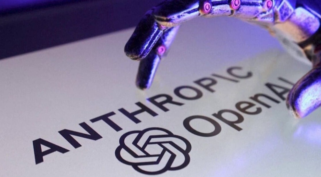 أنثروبيك تتفوق على OpenAI.. إيرادات قياسية وقيمة سوقية تلامس التريليون دولار