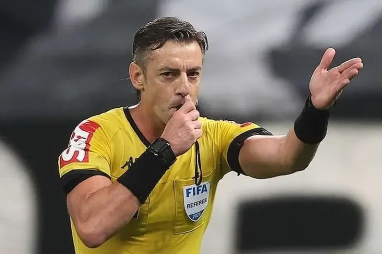 10 معلومات عن البرازيلي رافائيل كلاوس حكم مباراة السعودية وإسبانيا رافائيل كلاوس