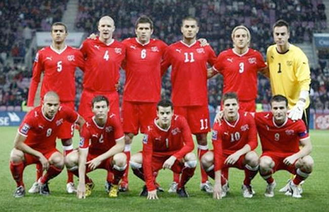 كأس العالم.. «منطقة الثعابين» تثير الجدل في معسكر المنتخب السويسري