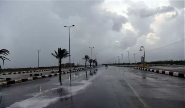 سحب رعدية ممطرة ورياح مثيرة للغبار تسيطر على أجزاء من المملكة