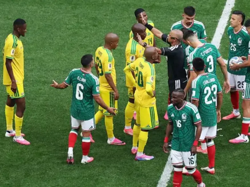 سر الأحذية الوردية في مونديال 2026.. سلاح تسويقي أم بُعد إنساني