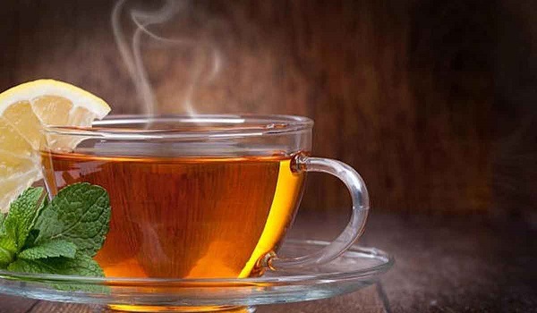 من الوقاية إلى الأرق.. تأثيرات الشاي بحسب كمية الاستهلاك