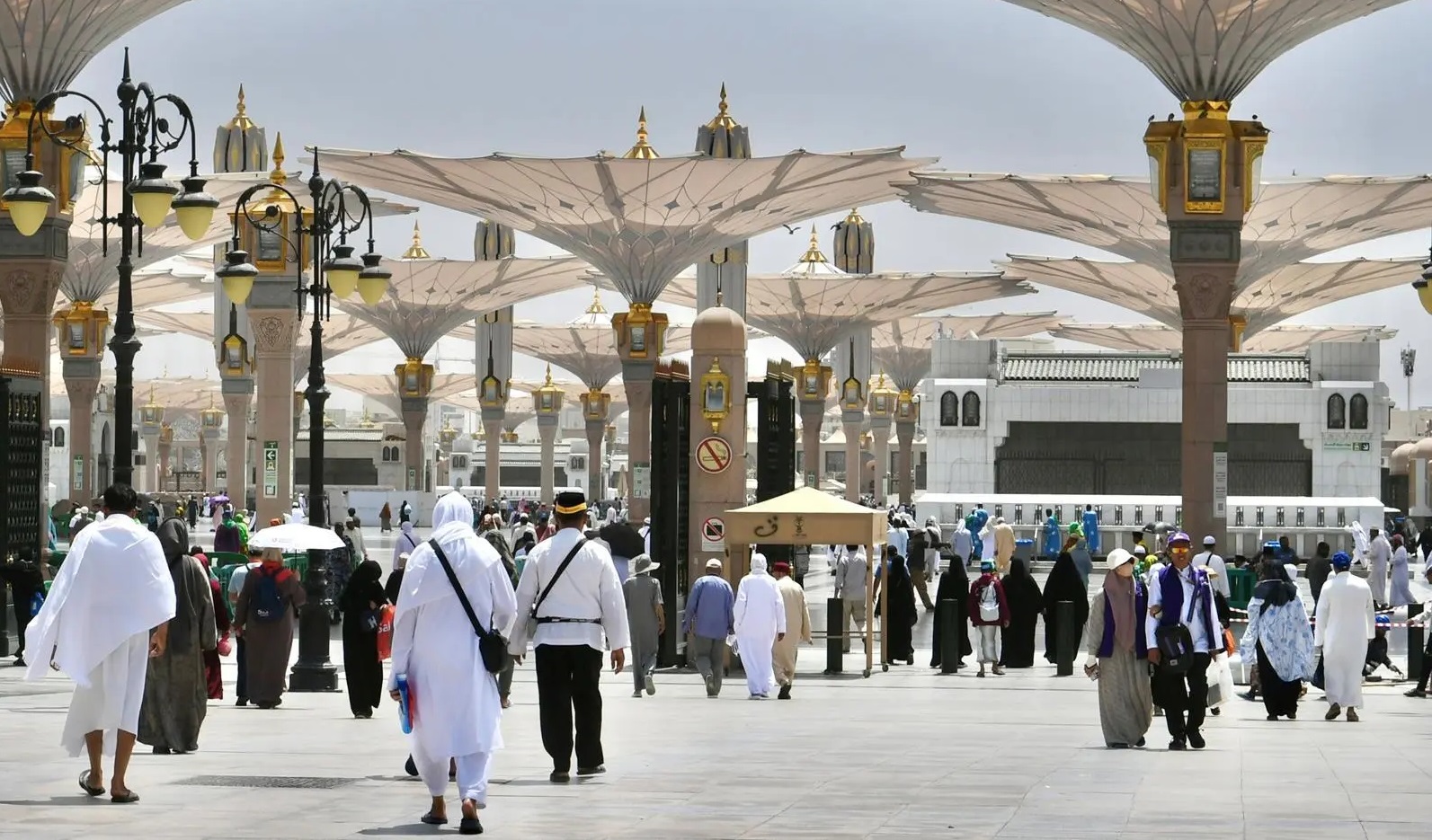 بمساحة تتجاوز 19 ألف متر مربع.. تهيئة ممرات حديثة لضيوف الرحمن بالمدينة المنورة