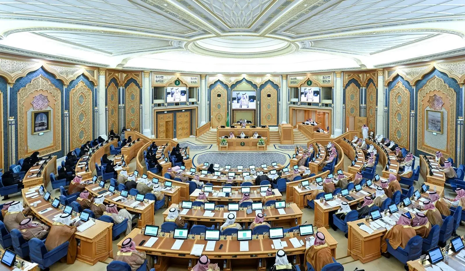 جلسة الشورى.. حزمة توصيات وقرارات تمتد من الطرق والطيران إلى الأمن الغذائي والأسرة