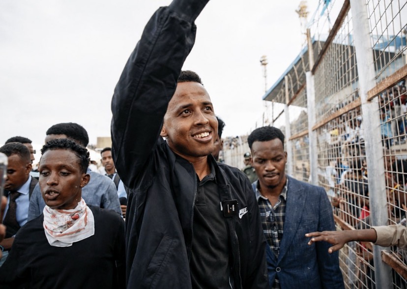 رئيس فيفا يعلق على استبعاد الحكم الصومالي عمر أرتا
