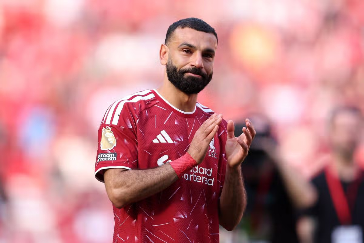 محمد صلاح يقود تشكيلة النجوم المجانية.. كبار متاحون بلا مقابل في سوق الانتقالات